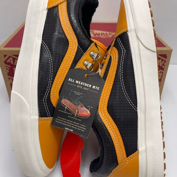 Vans Men’s Old Skool All Weather Mte
(Mte) Apricot/Black Sneakers
VN0A348F2NF - Picture 11 of 16